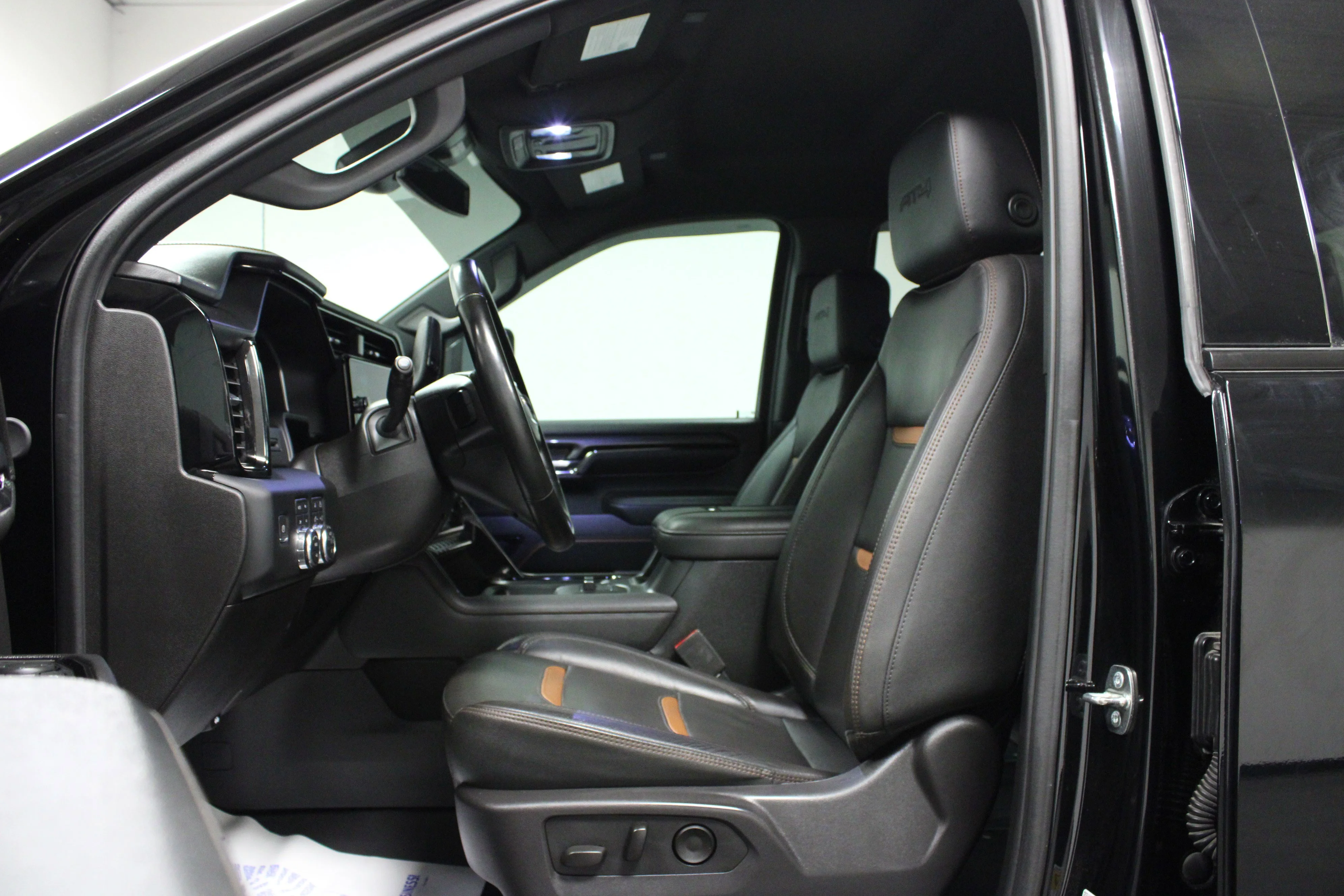Used 2024 Onyx Black GMC AT4 image 12