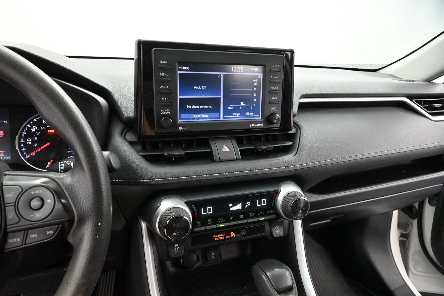 Used 2022 White Toyota XLE image 17