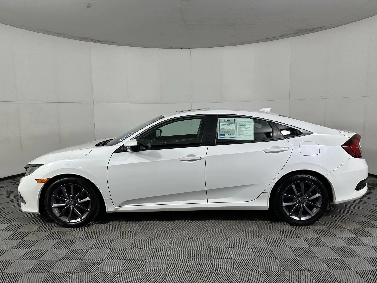 Used 2021 Platinum White Pearl Honda EX image 13