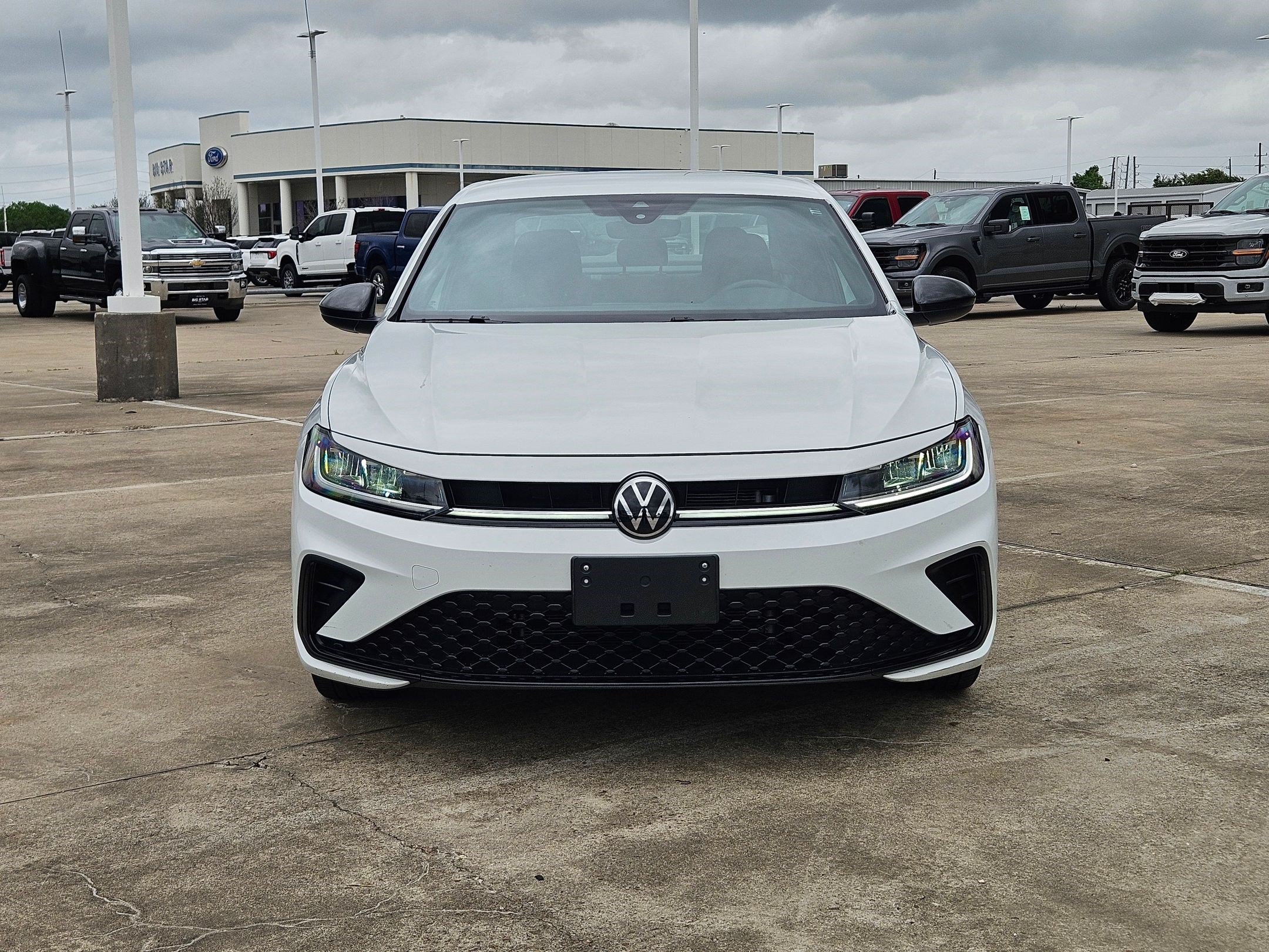 Used 2025 White Volkswagen Sport image 8