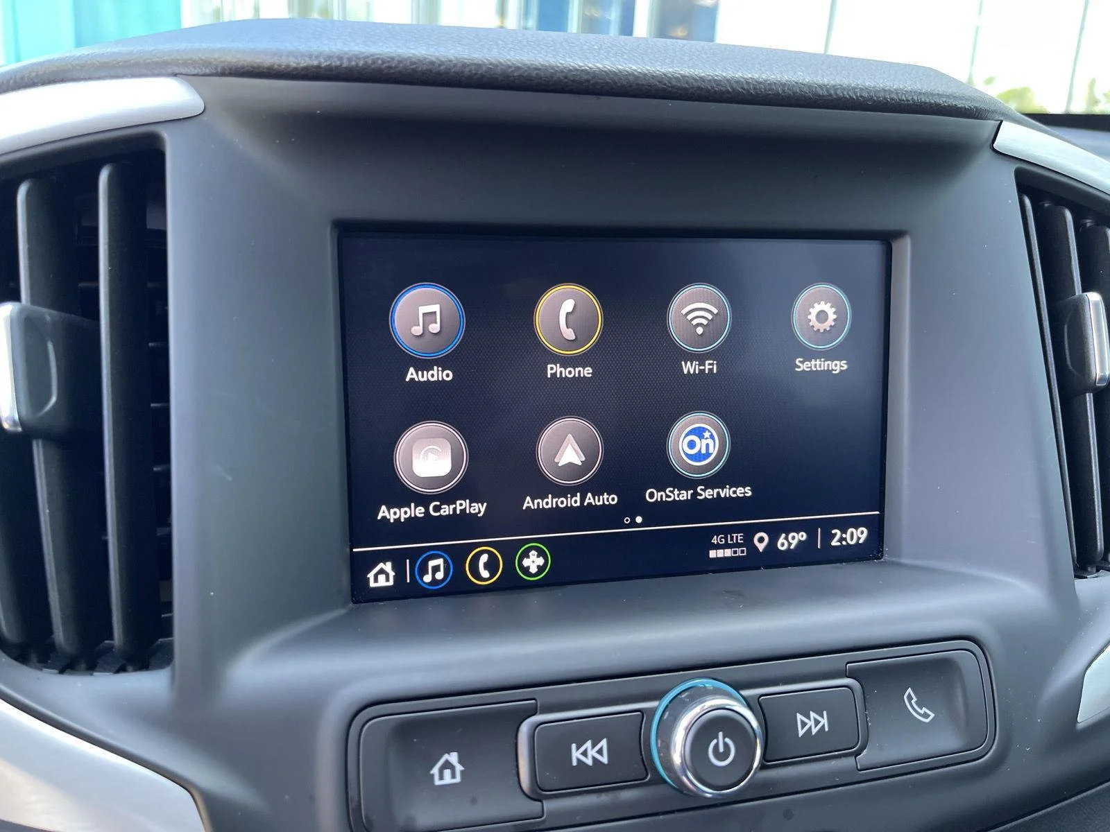 Used 2024 Riptide Metallic GMC SLE image 25