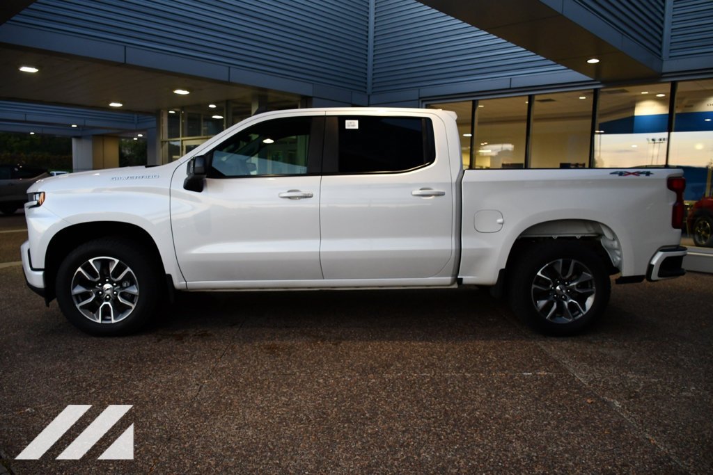 Used 2020 IRIDESCENT PEARL TRICOAT Chevrolet RST image 3