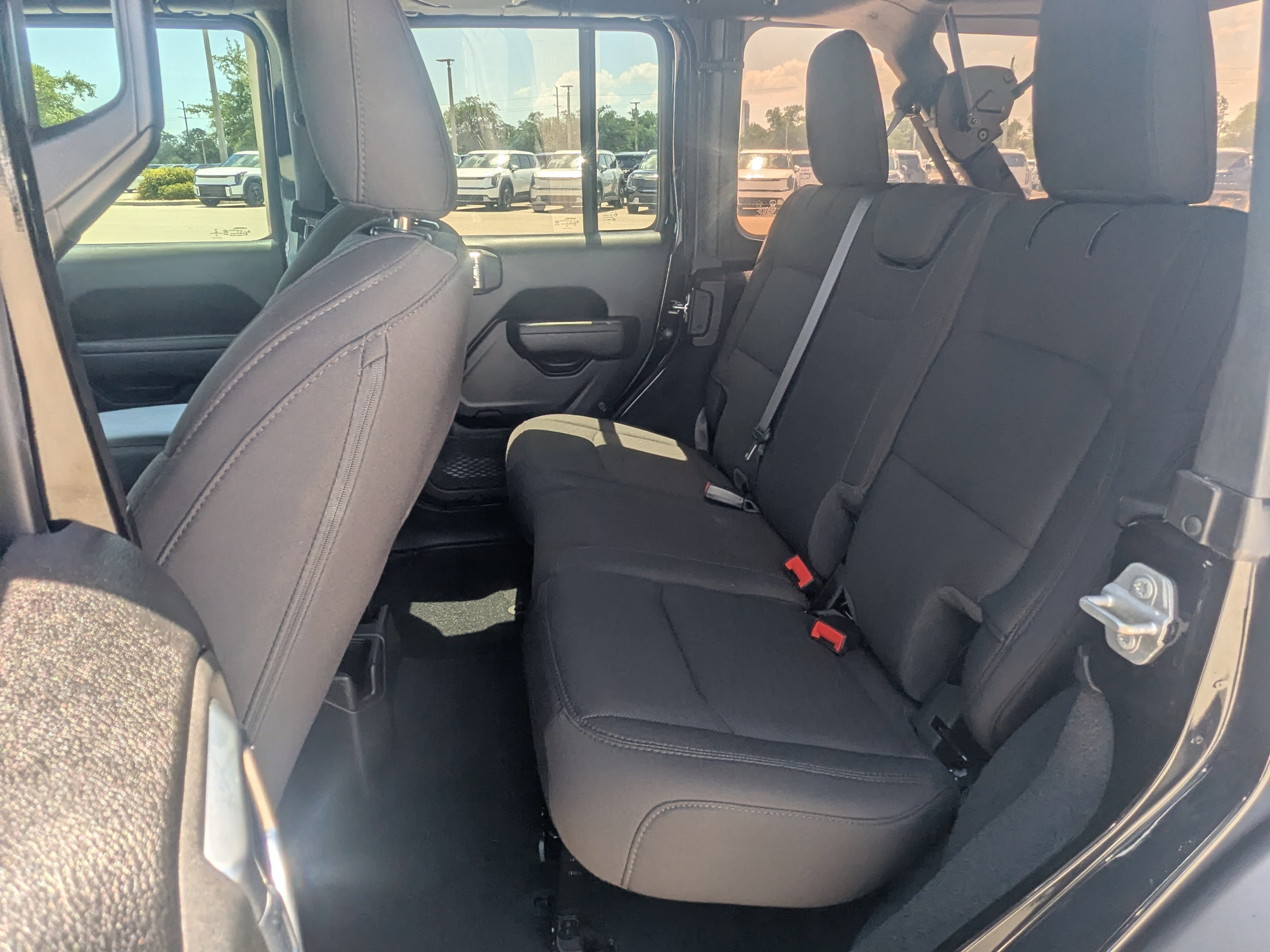 2022 Jeep Wrangler Unlimited Willys Sport - Photo 19