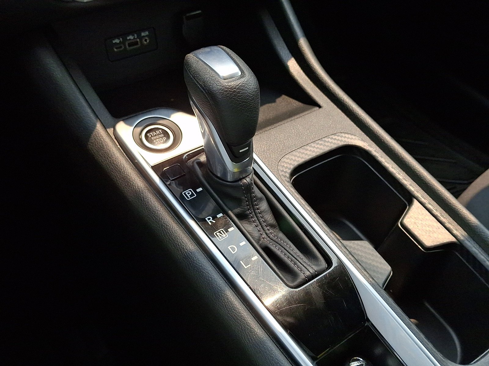 Used 2020 Aspen White Tricoat Nissan SV image 16