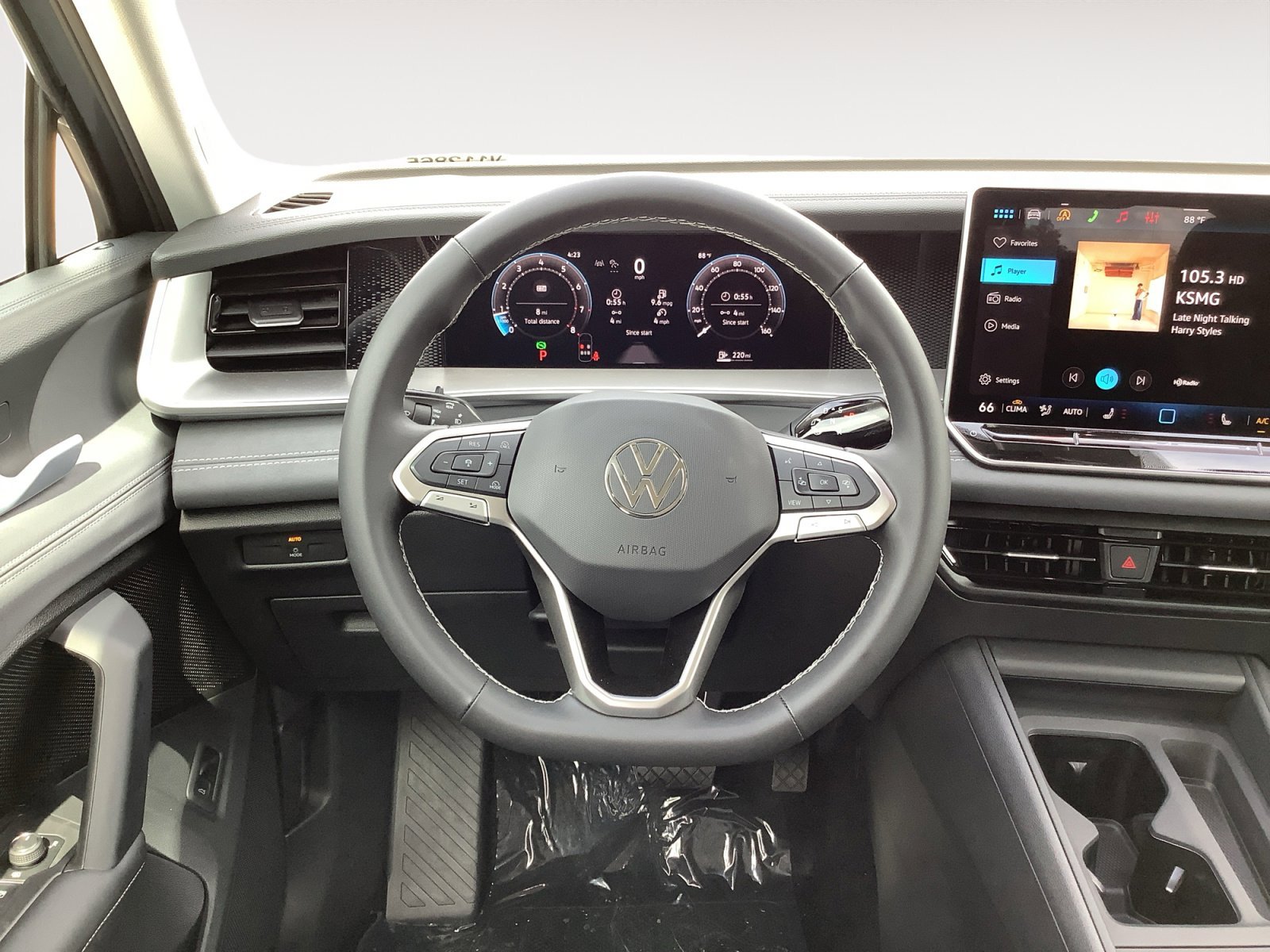 New 2026 Platinum Gray Metallic Volkswagen SE image 14