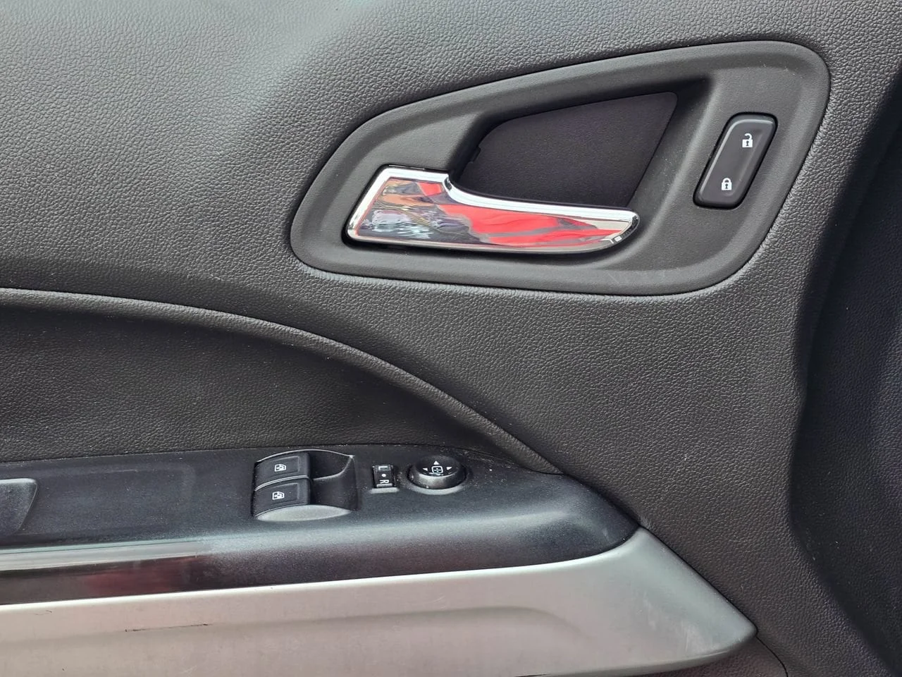 Used 2022 Summit White Chevrolet LT image 9