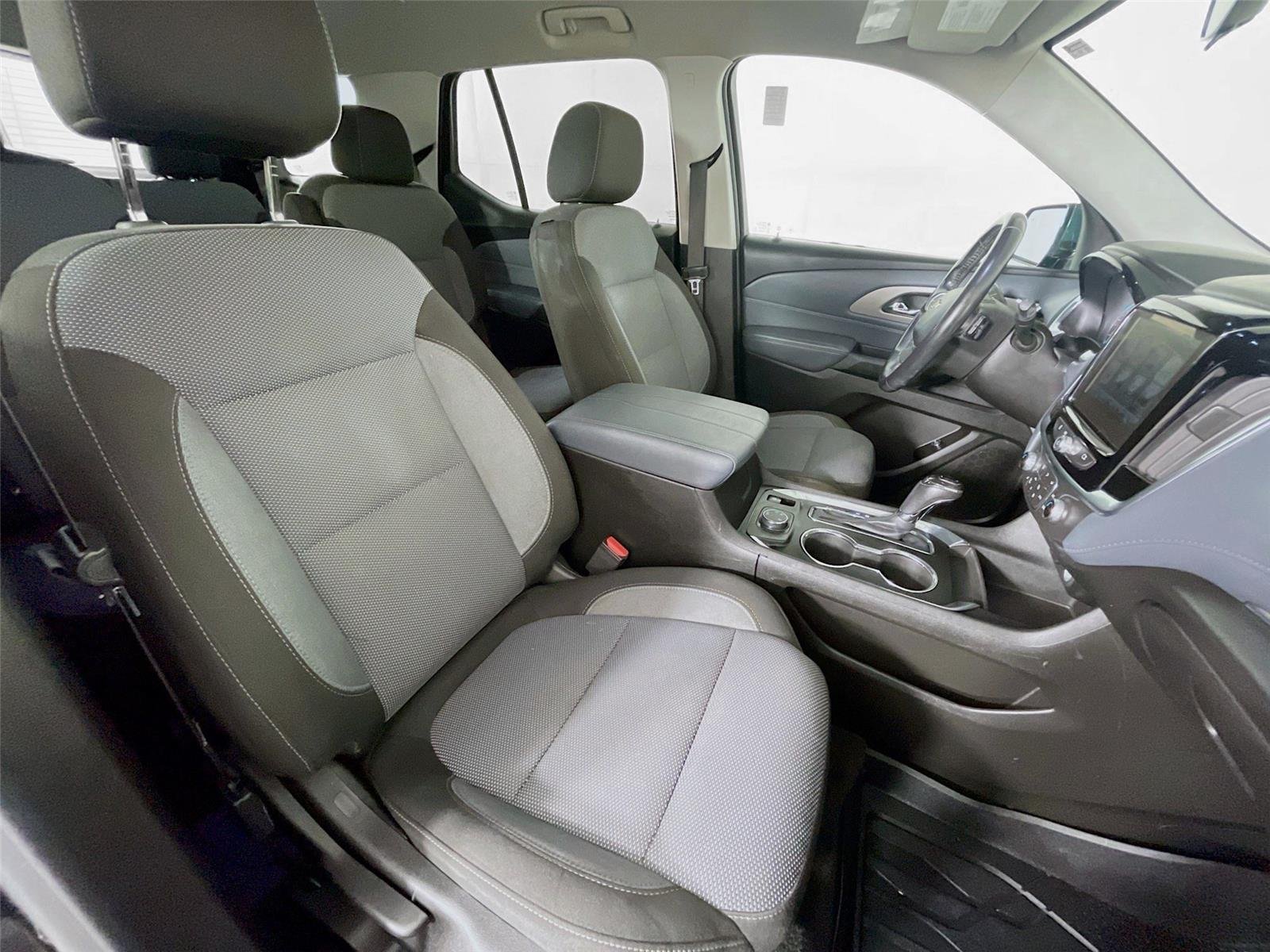 Used 2019 Graphite Metallic Chevrolet LT Cloth image 30