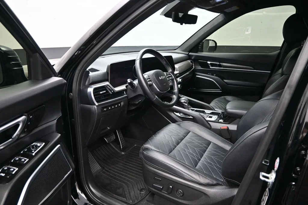 Used 2023 Black Kia SX-Prestige X-Line image 10