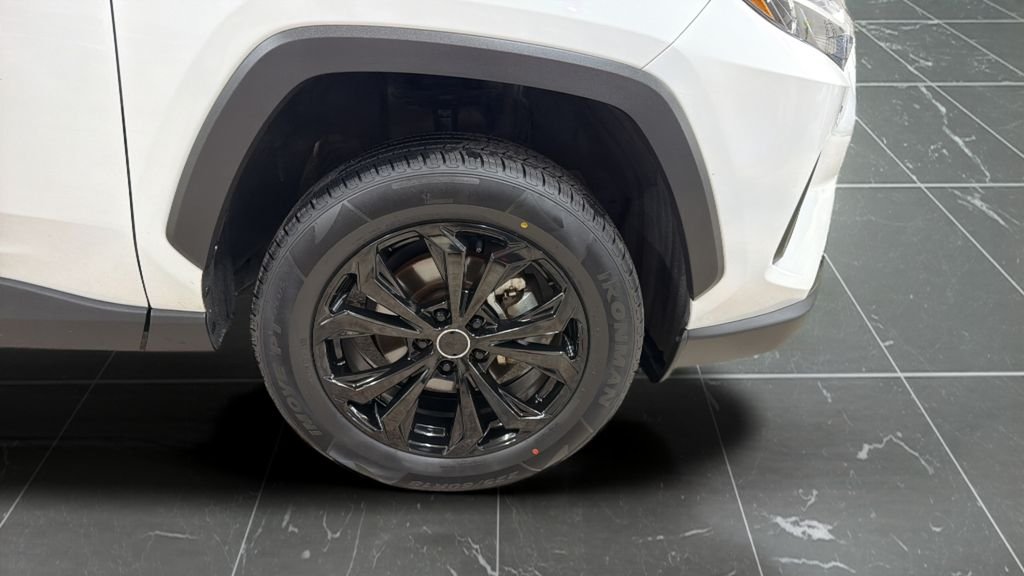 Used 2025 White Toyota XLE image 24