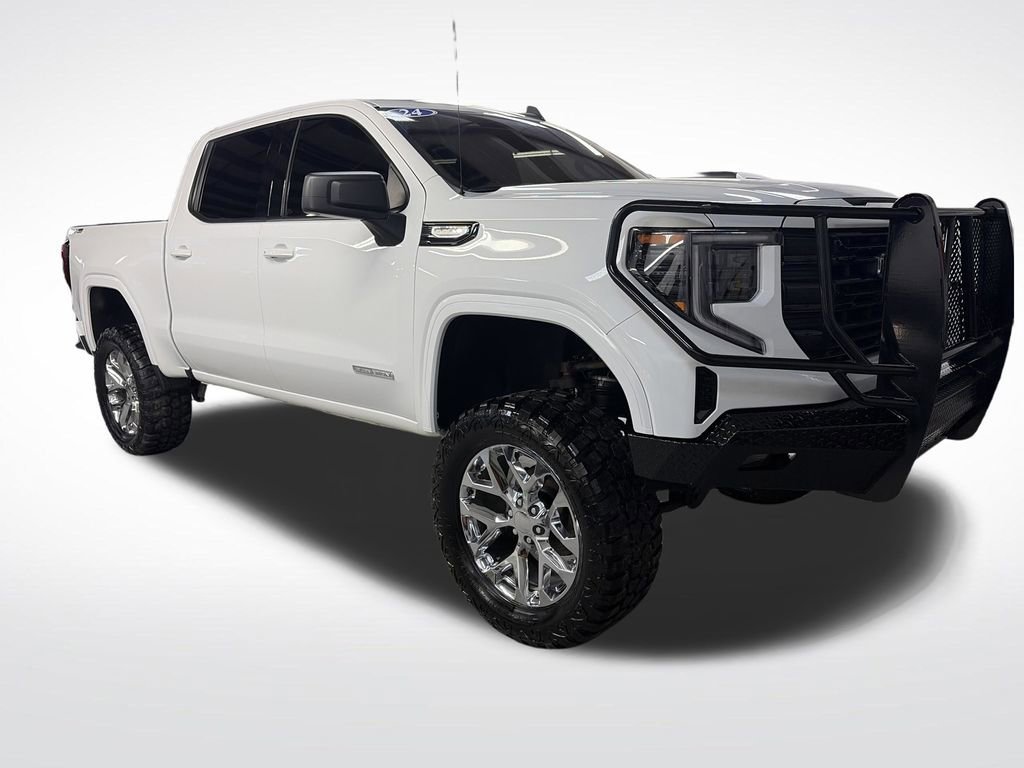 Used 2024 Summit White GMC Elevation image 10
