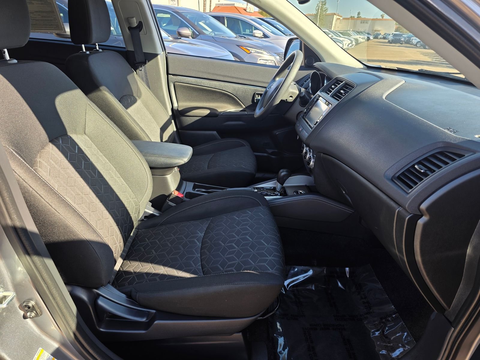 Used 2023  Mitsubishi 2.0 ES image 10