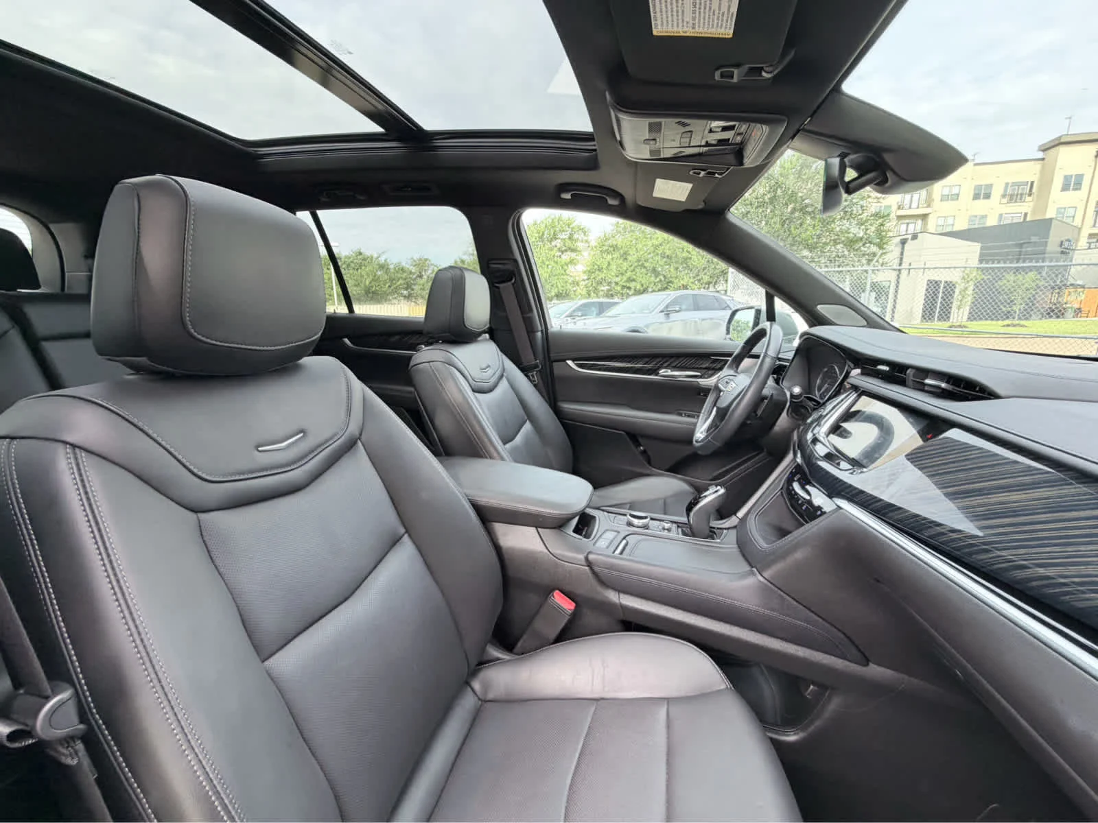 Used 2024 Argent Silver Metallic Cadillac Premium Luxury image 17