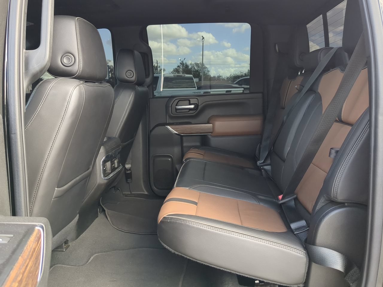 Used 2022 Mosaic Black Metallic Chevrolet High Country image 12
