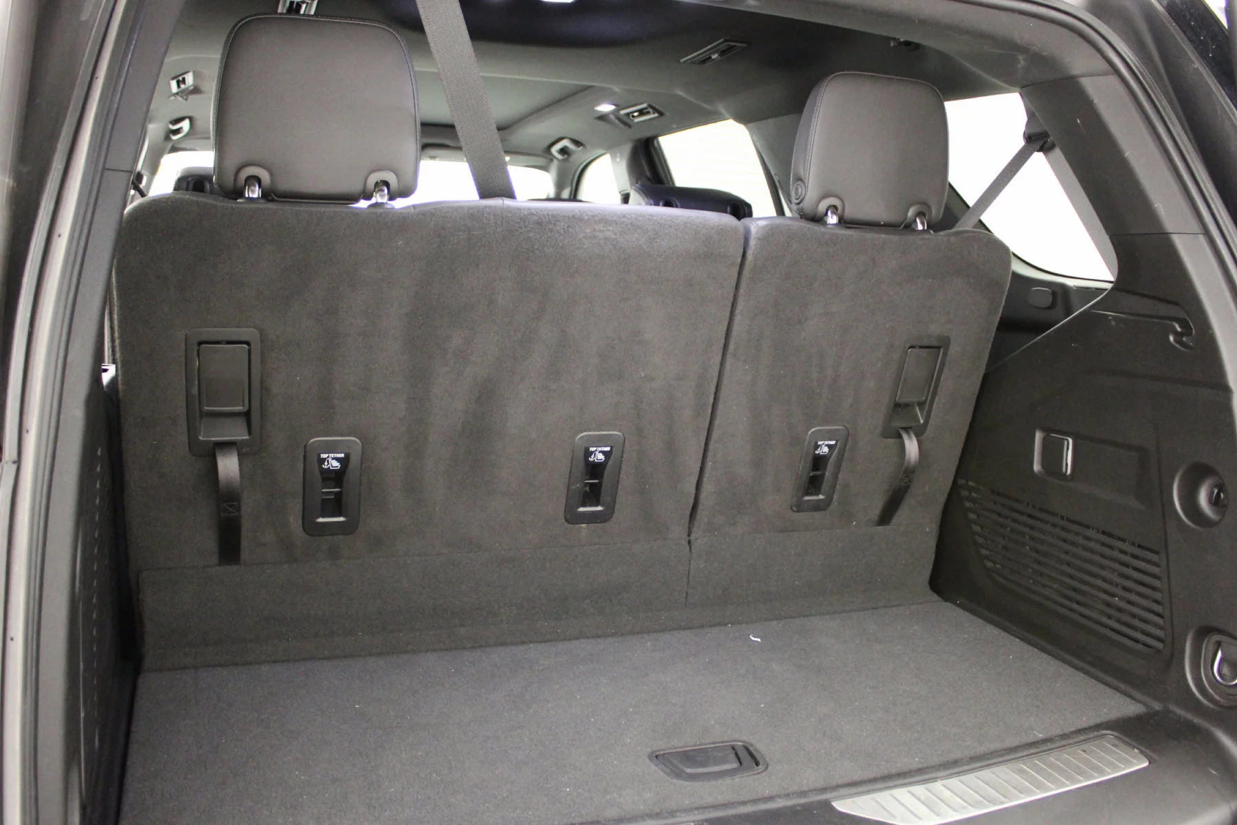 Used 2023 Sterling Gray Metallic Chevrolet 4WD Z71 image 25