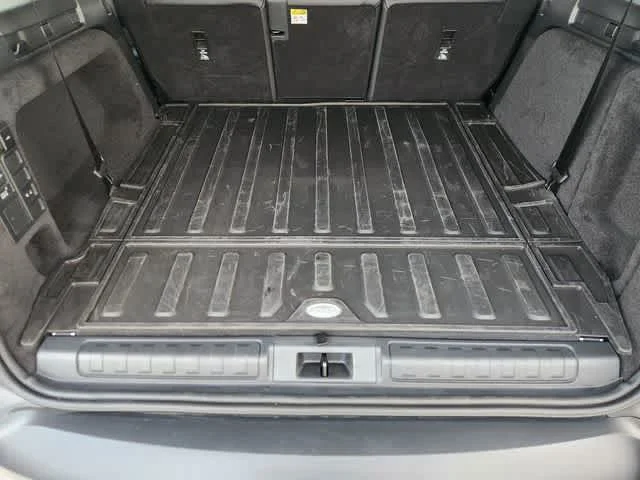 Used 2025 Santorini Black Metallic Land Rover S image 33