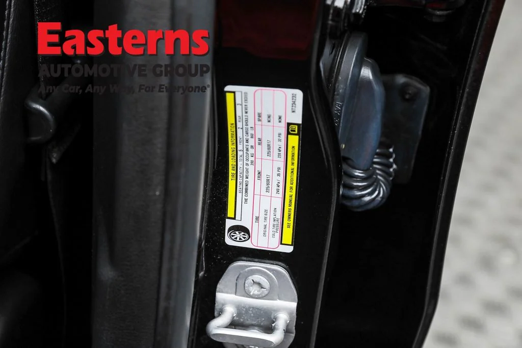 Used 2022 Black Jeep Latitude image 33
