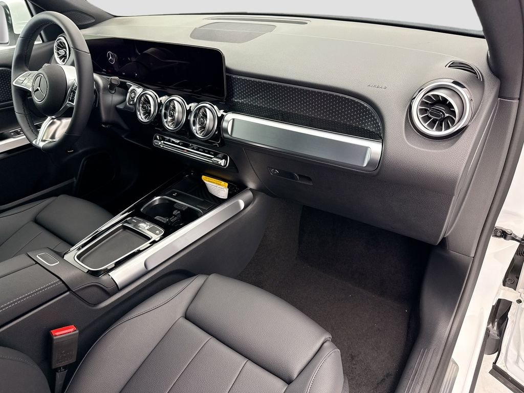 Used 2026 Polar White Mercedes-Benz GLB 250 image 15
