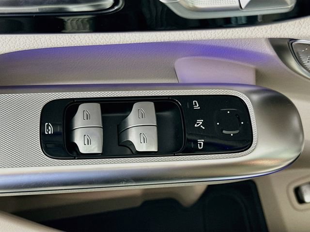 New 2026 Verde Silver Metallic Mercedes-Benz GLC 300 image 49