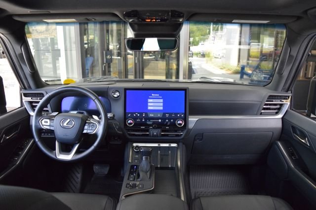 Certified Used 2024 Caviar Lexus 550 Premium+ image 27