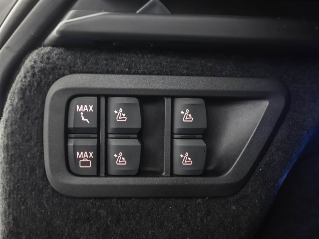 Used 2026 Blue BMW M60i image 27