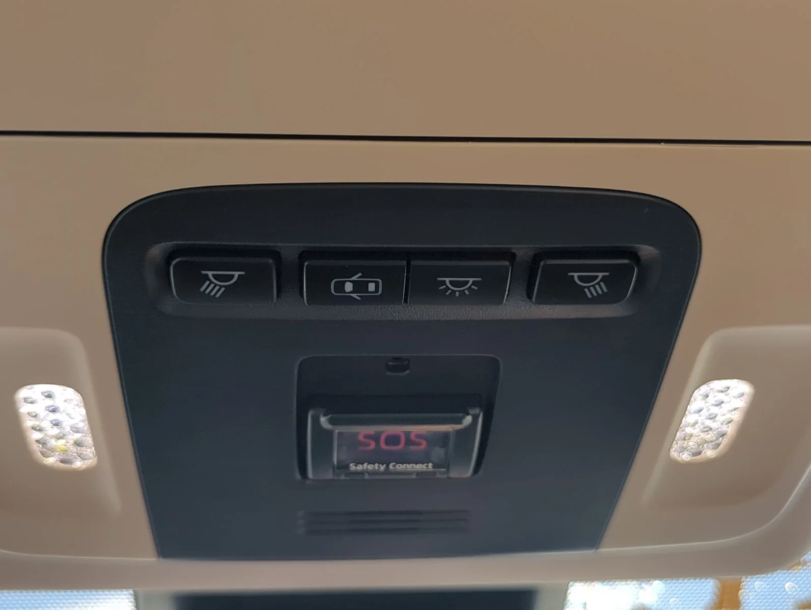 Used 2019 Super White Toyota XLE image 23