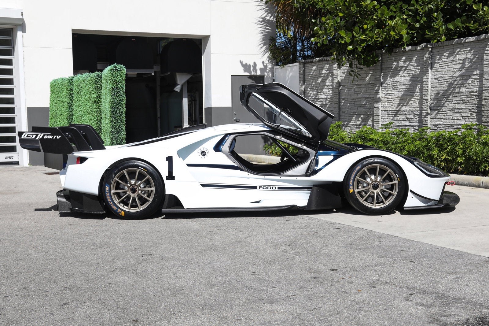 Used 2023 White Ford  image 9