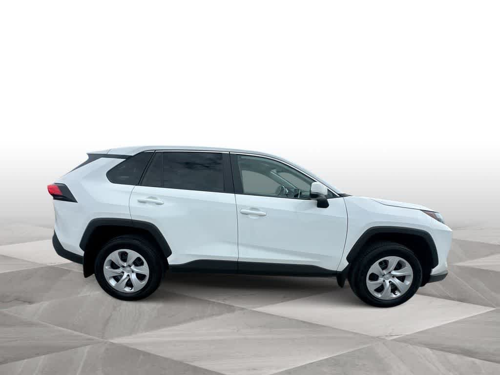 Used 2025 Ice Cap Toyota LE image 9