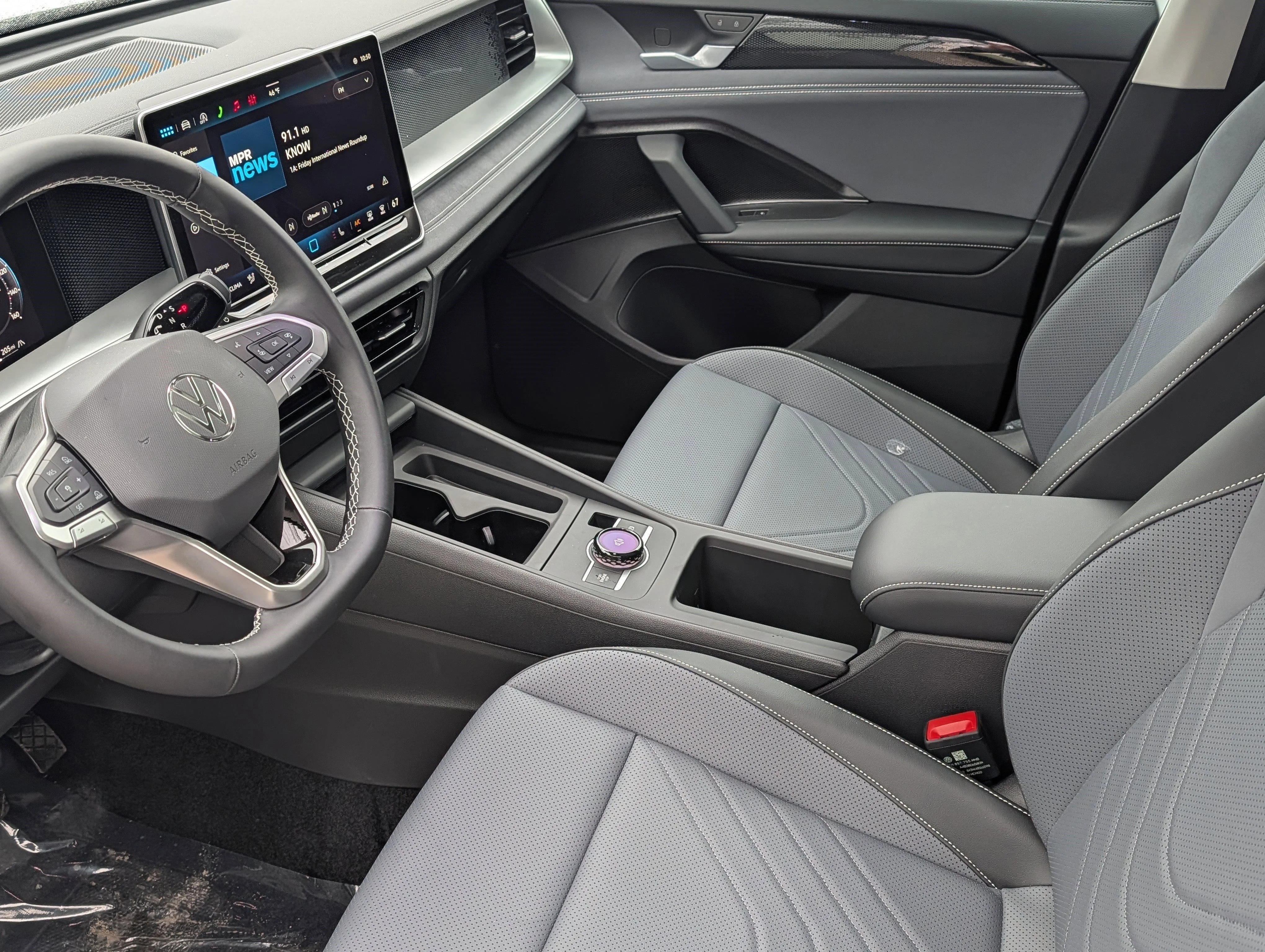 New 2026 Deep Black Pearl Volkswagen SE image 6