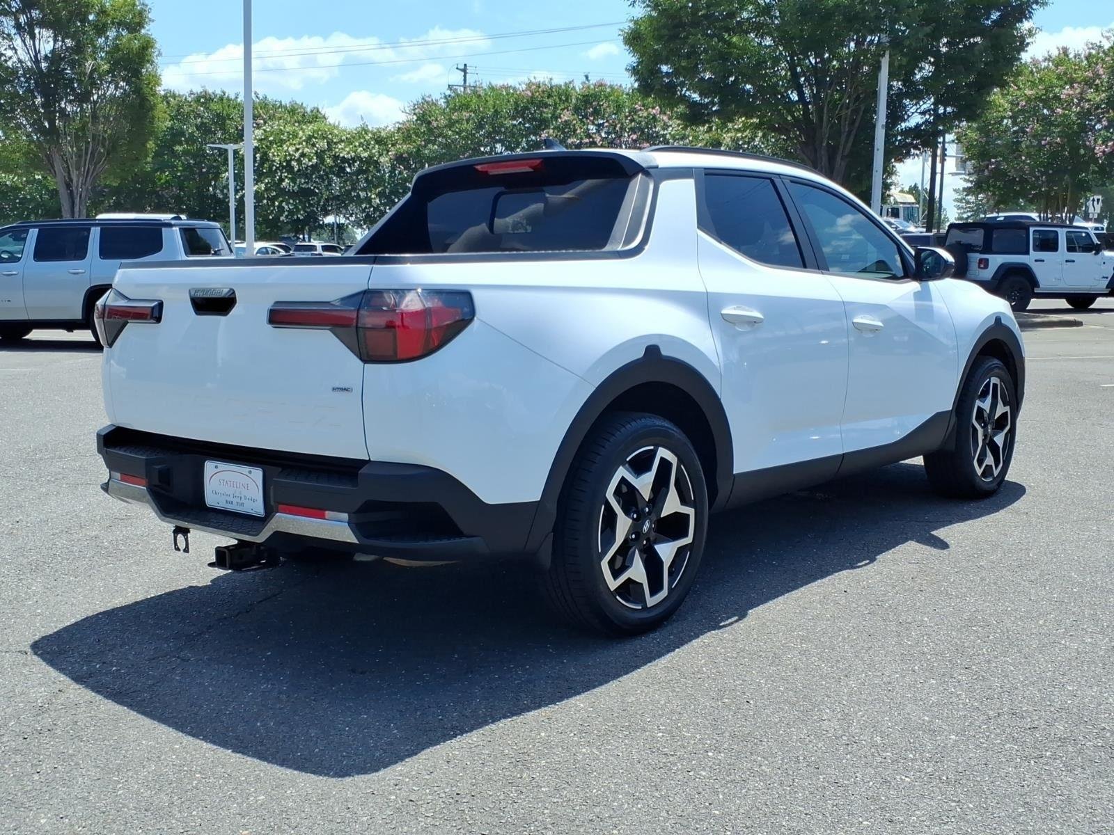 Used 2022 Ice White Hyundai Limited image 2