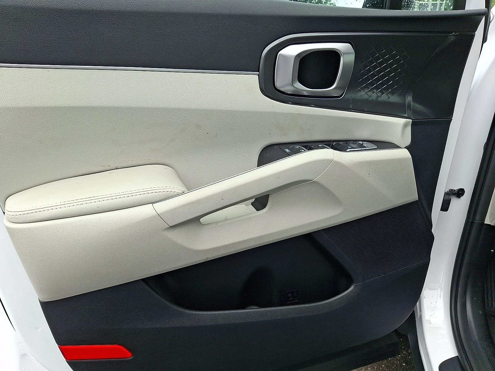 New 2026 Glacial White Pearl Kia S image 5