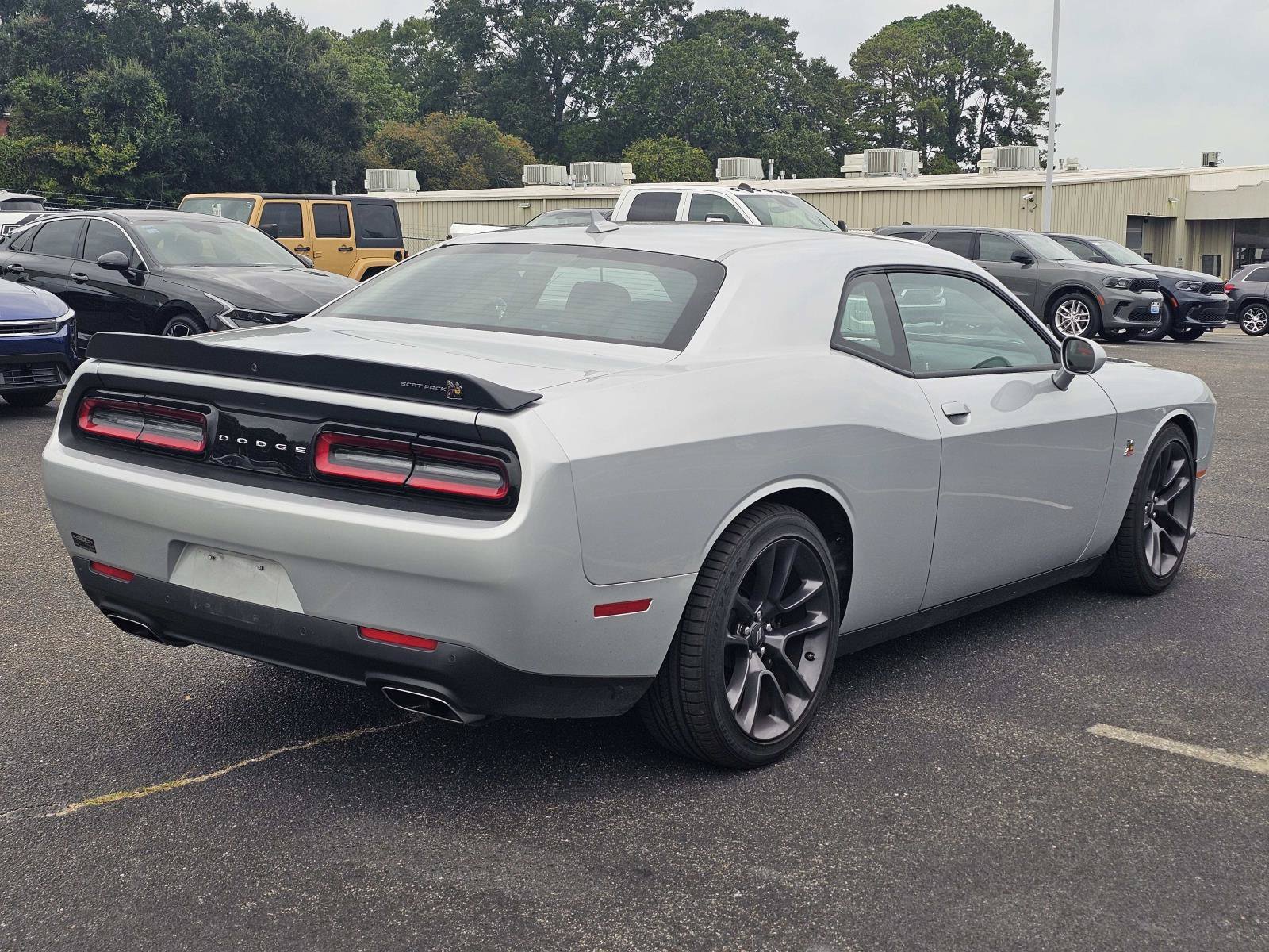 Used 2022 Triple Nickel Clearcoat Dodge R/T Scat Pack image 13
