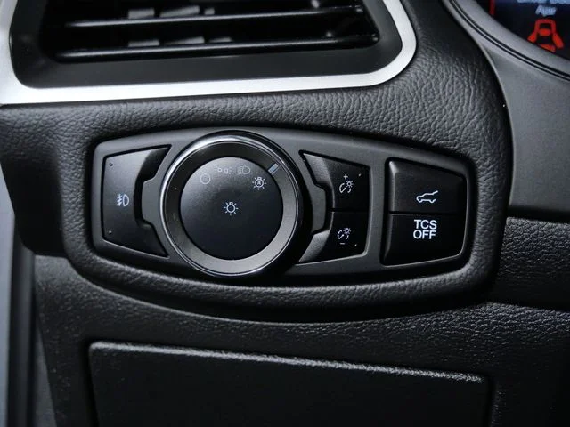 Used 2024 Gray Ford SEL image 25