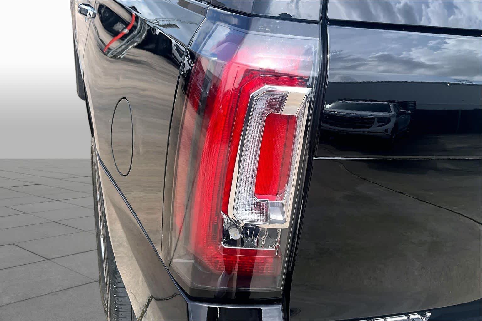 Used 2015 Onyx Black GMC Denali image 28