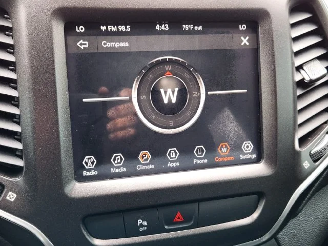 Used 2020 Silver Jeep Trailhawk image 15