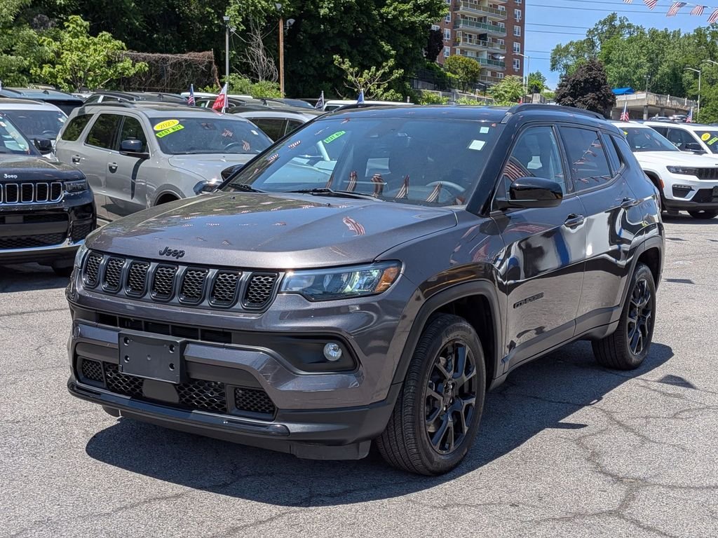 Used 2023 Gray Jeep Latitude image 1