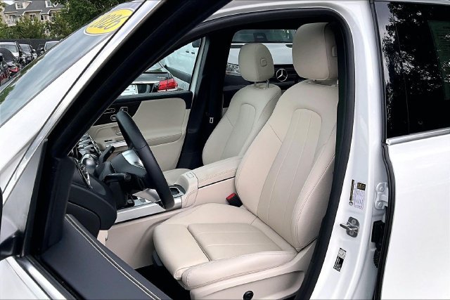 Used 2026 White Mercedes-Benz GLB 250 image 6