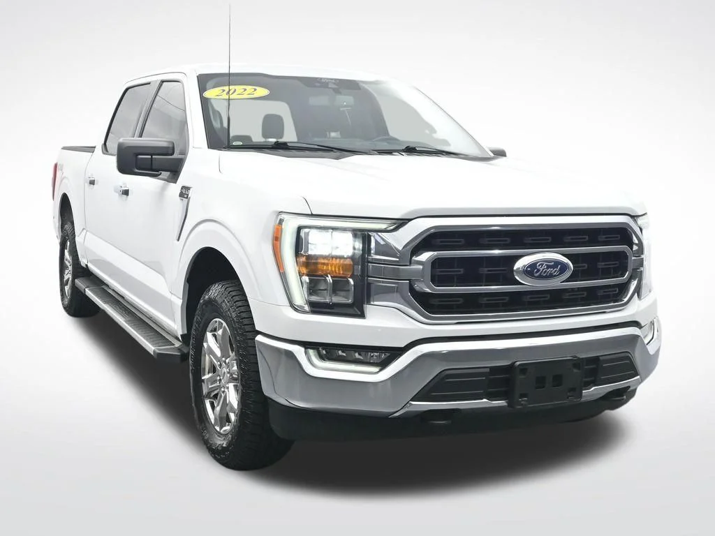 Used 2022 White Ford XLT image 3