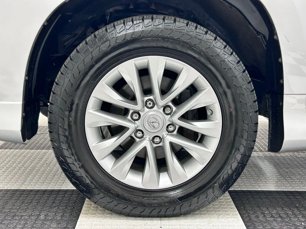 Used 2016 Silver Lexus 460 image 8