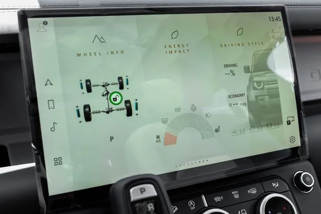 New 2026 Tasman Blue Land Rover X-Dynamic SE image 36