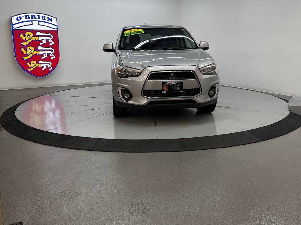 Used 2015 Silver Mitsubishi SE image 10