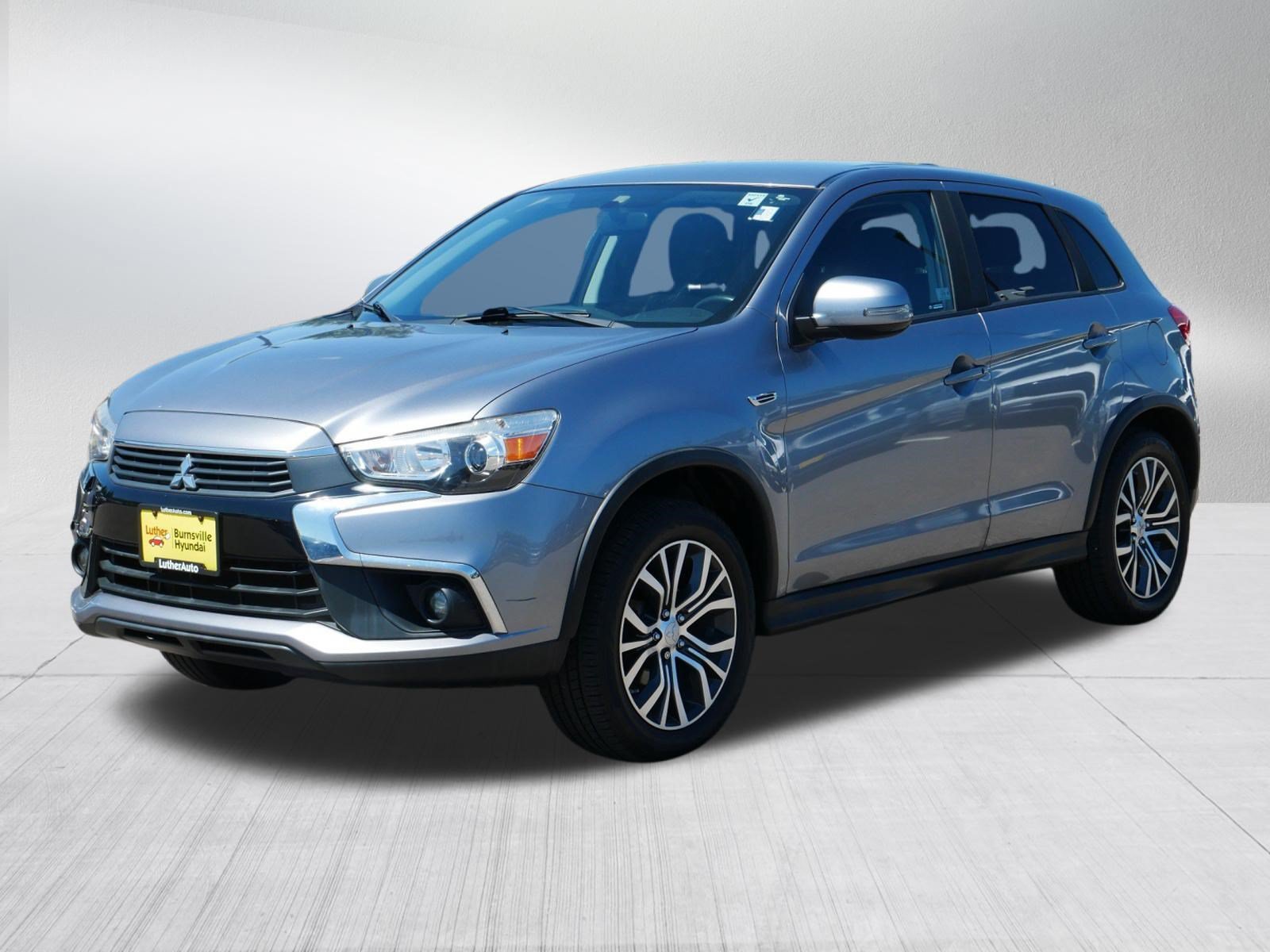 Used 2017 Mercury Gray Metallic Mitsubishi ES 2.0 image 3