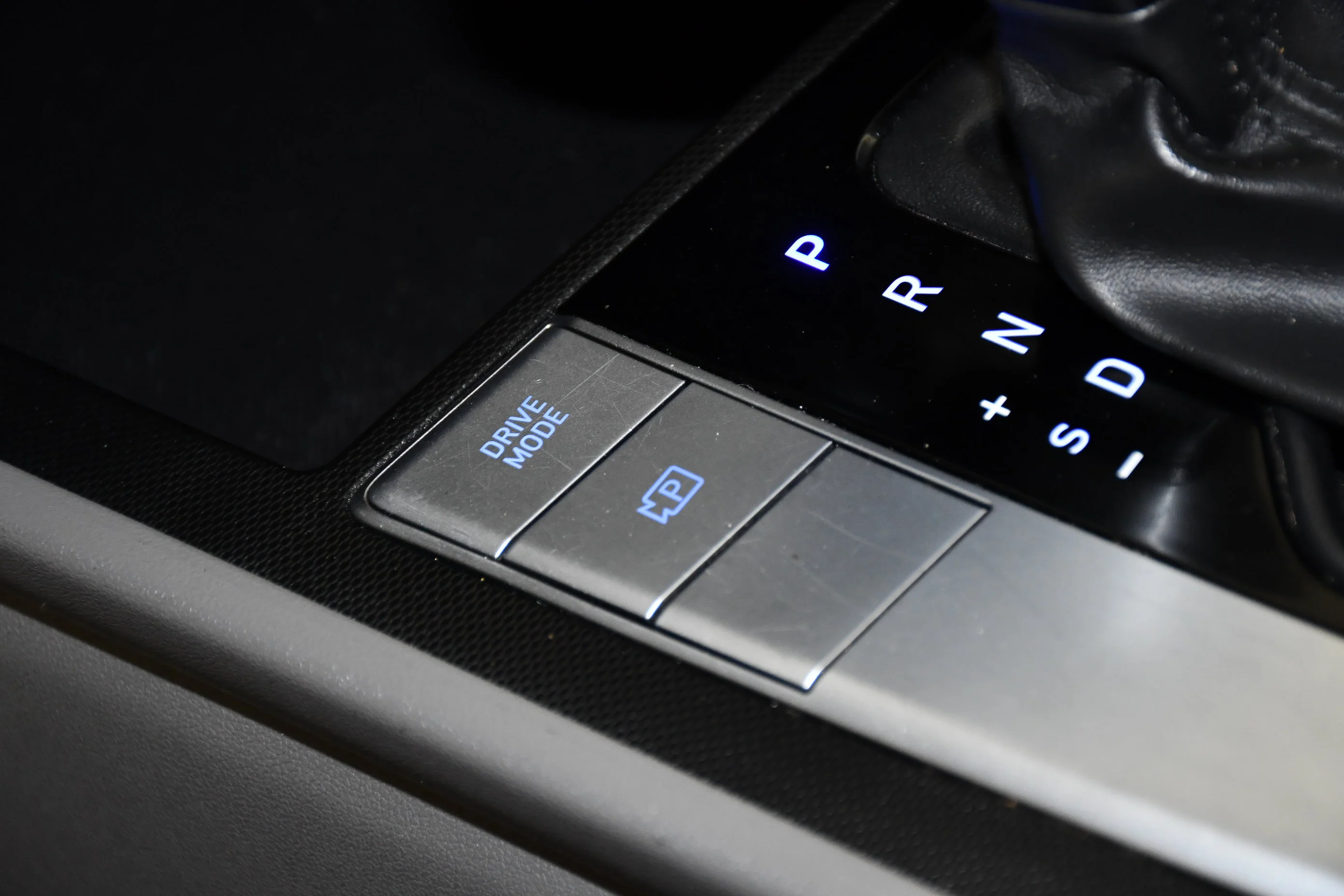 Used 2024 Abyss Black Hyundai SEL image 32