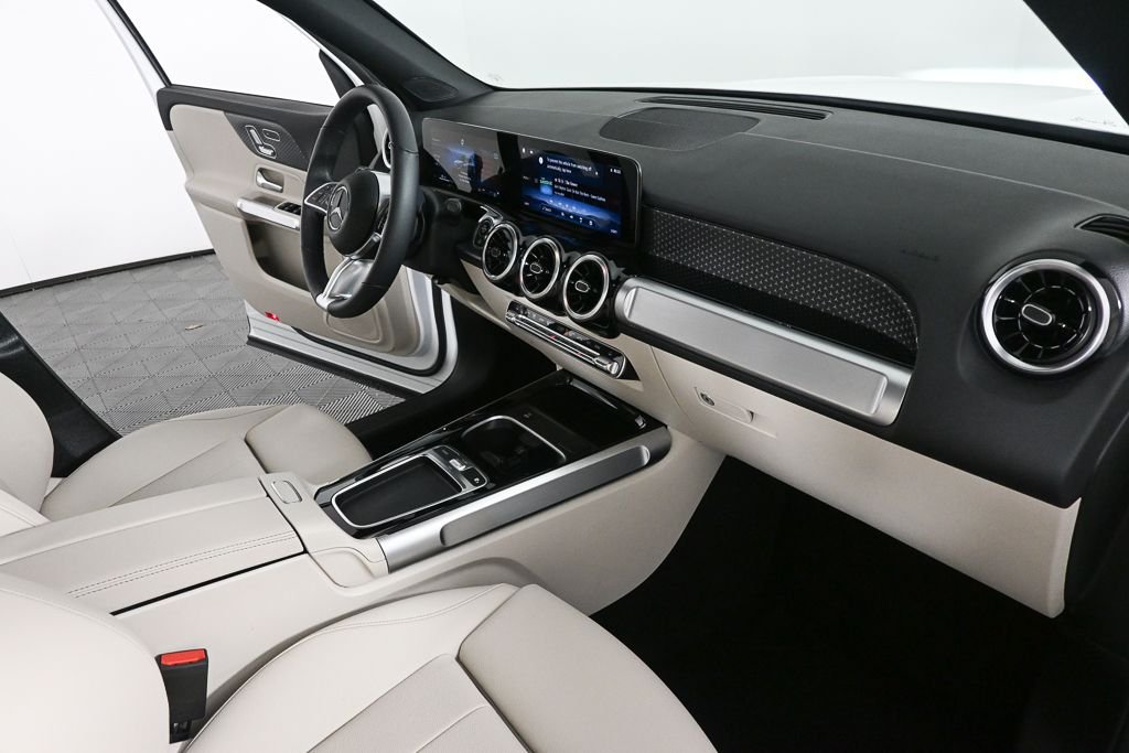 Used 2026 White Mercedes-Benz GLB 250 image 24