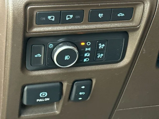 Used 2021  Ford King Ranch image 23