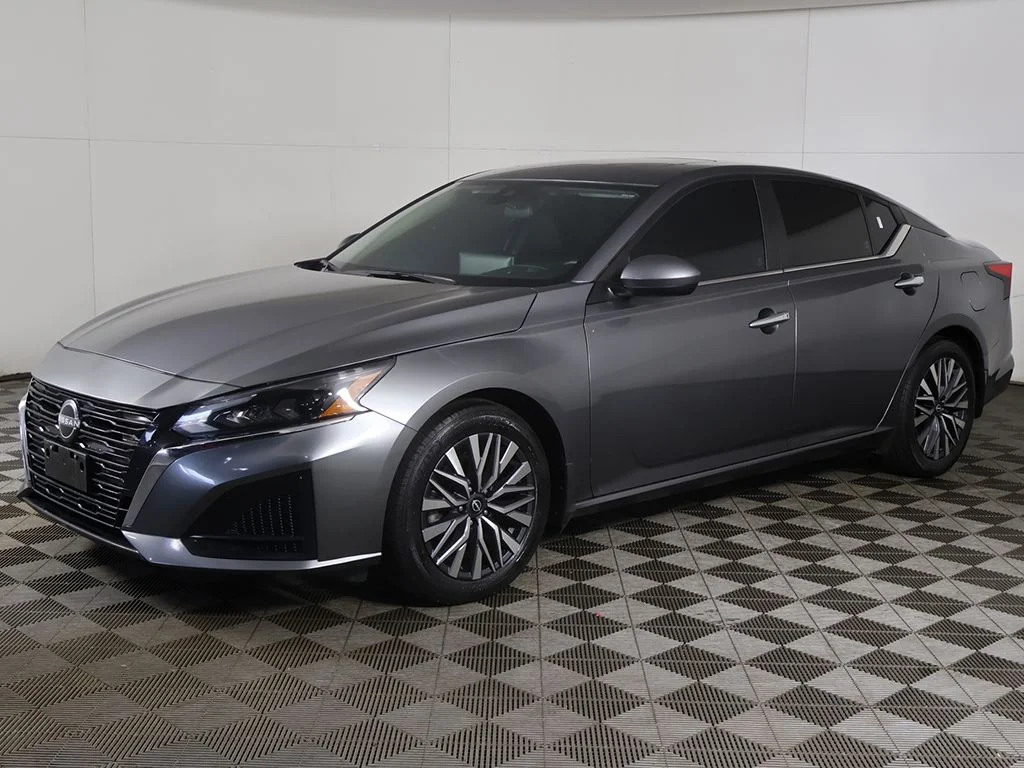 Used 2023 Gray Nissan 2.5 SV image 9