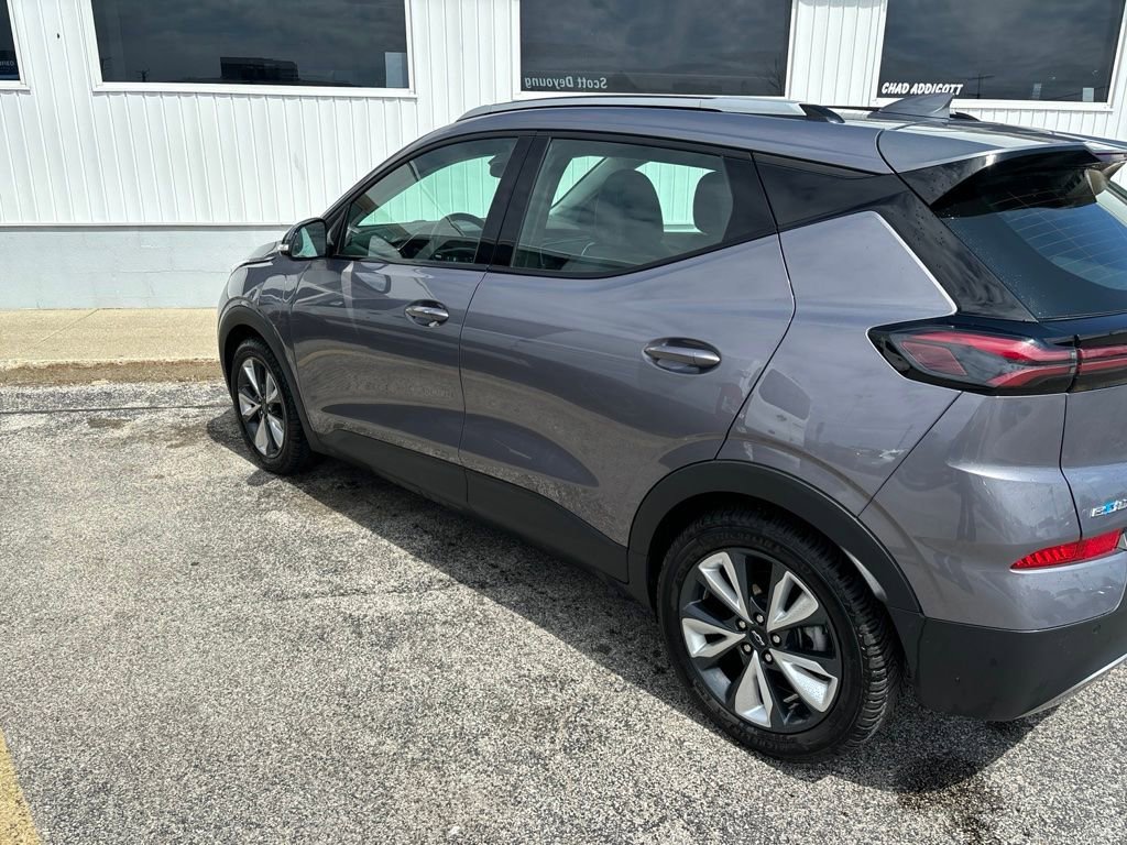 2023 Chevrolet Bolt EUV LT's photo