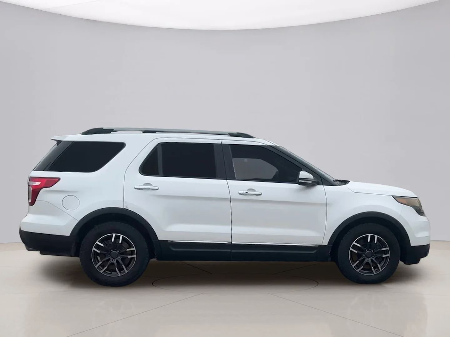 Used 2014 White Ford LIMITED image 7