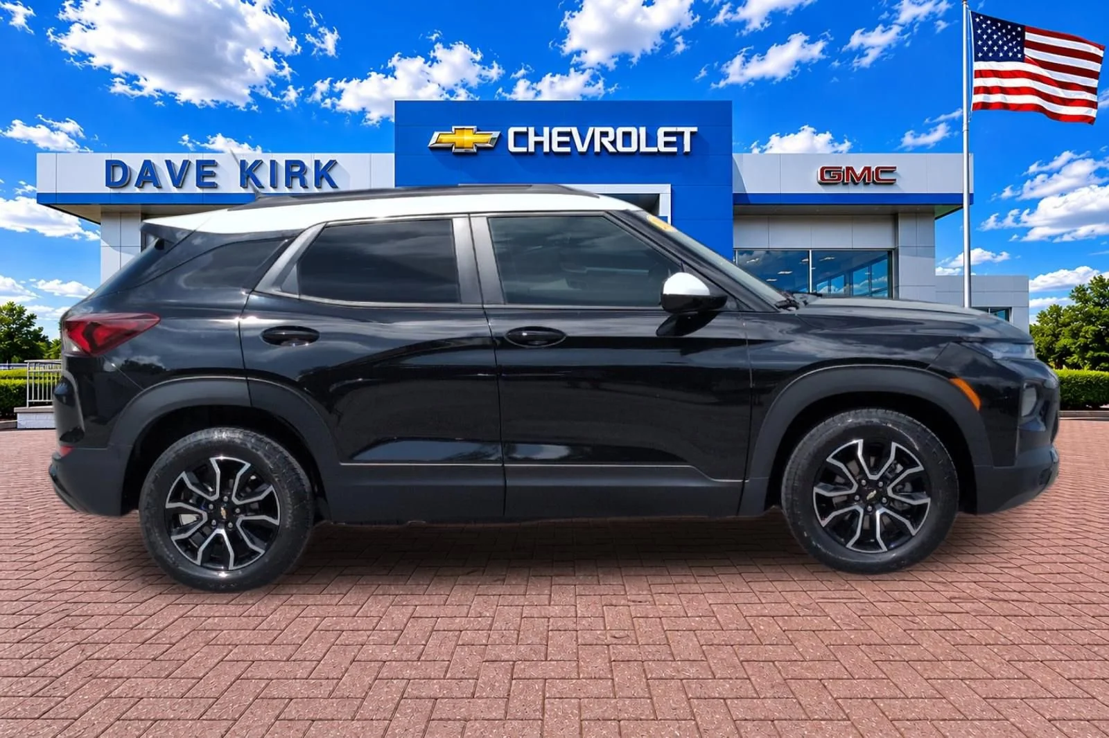 Used 2023 Mosaic Black Metallic Chevrolet ACTIV image 2