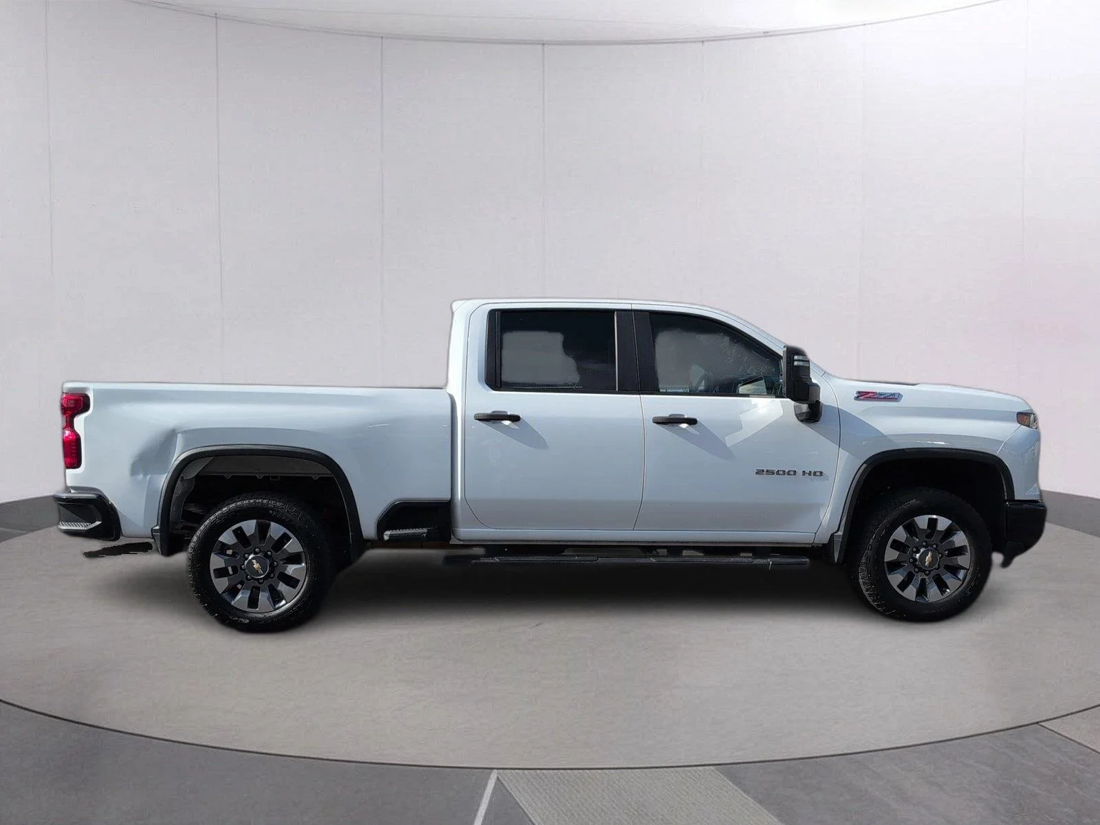 Used 2024 Summit White Chevrolet Custom image 6