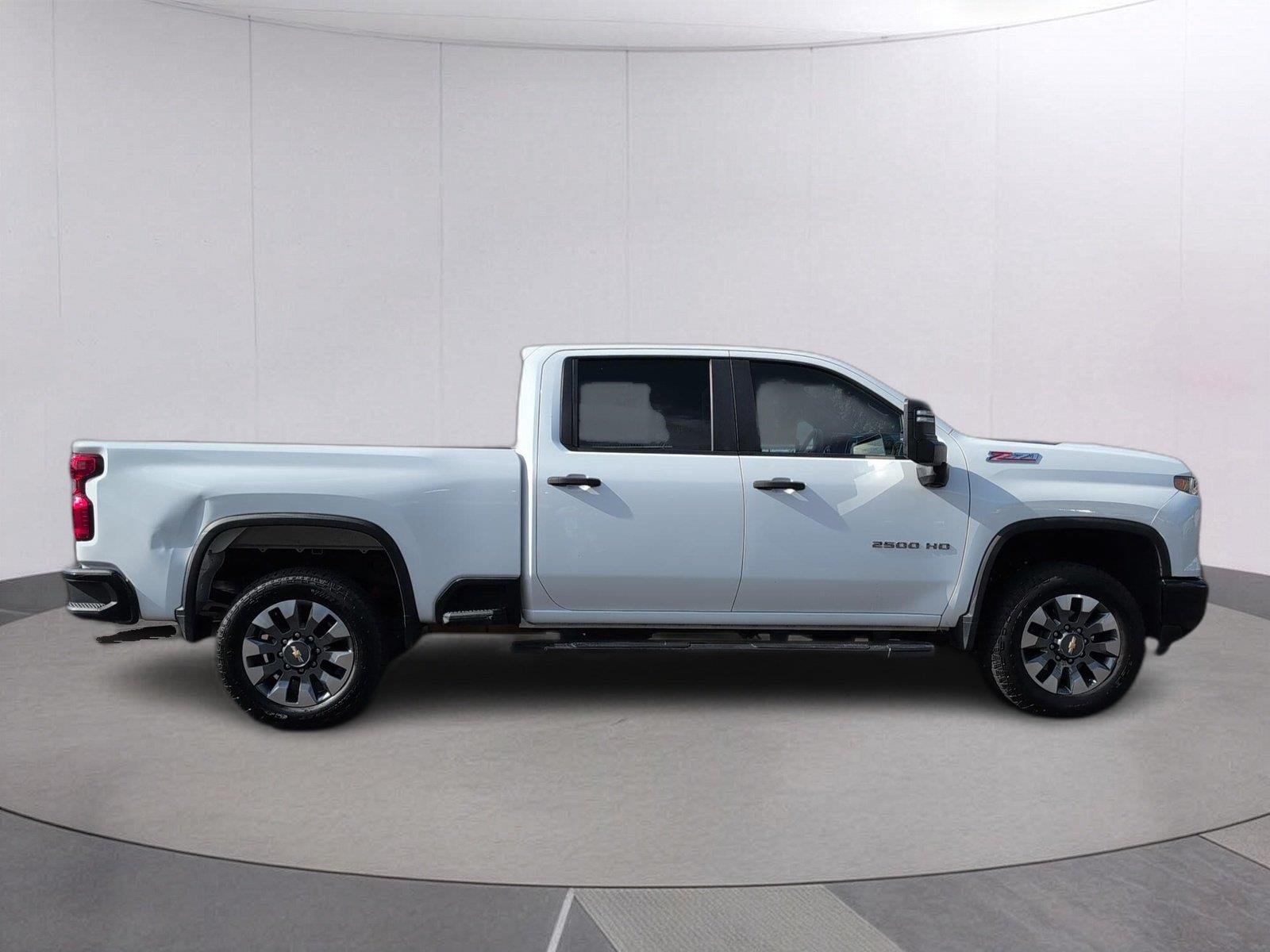 Used 2024 Summit White Chevrolet Custom image 6